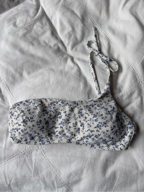 Hollister White Bandeau Bralette with Blue Floral Print and Tie Strap
